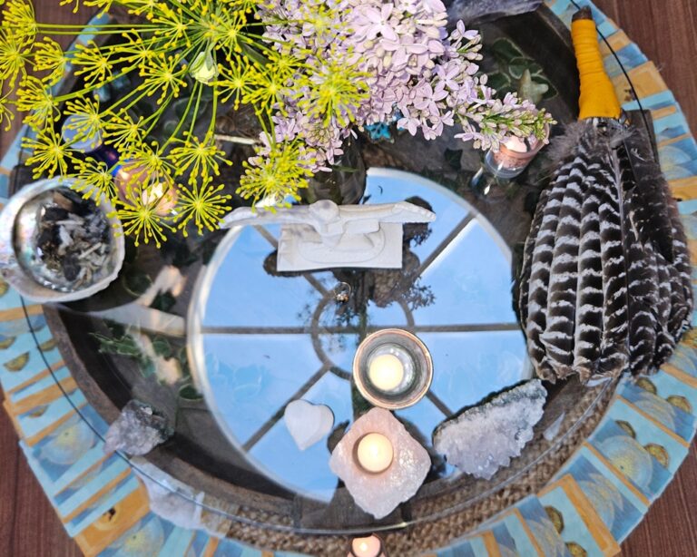 Heliante Moningka verzorgd ceremonie met plantmedicijn samen met Sepehr Maghsoudi